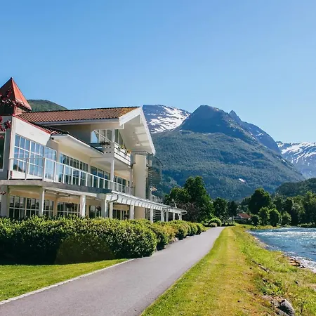 Loenfjord Loen