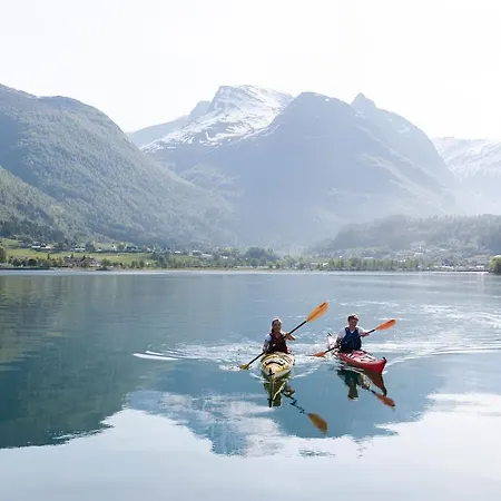 Loenfjord فندق 3*