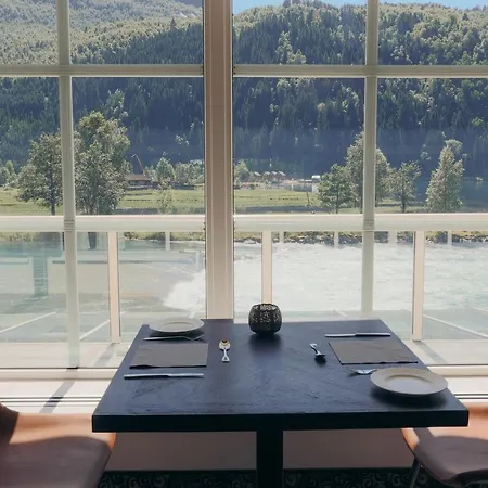 Hotel Loenfjord Loen