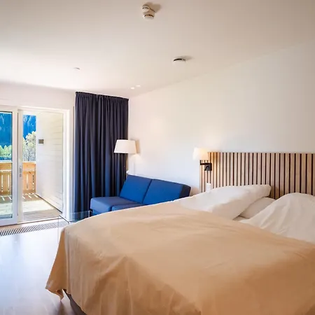 Hotel Loenfjord 3*