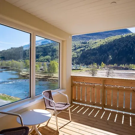 Loenfjord Loen