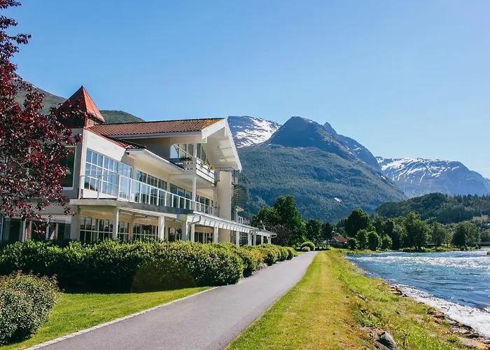 Loenfjord Loen