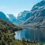 Hotel Loenfjord